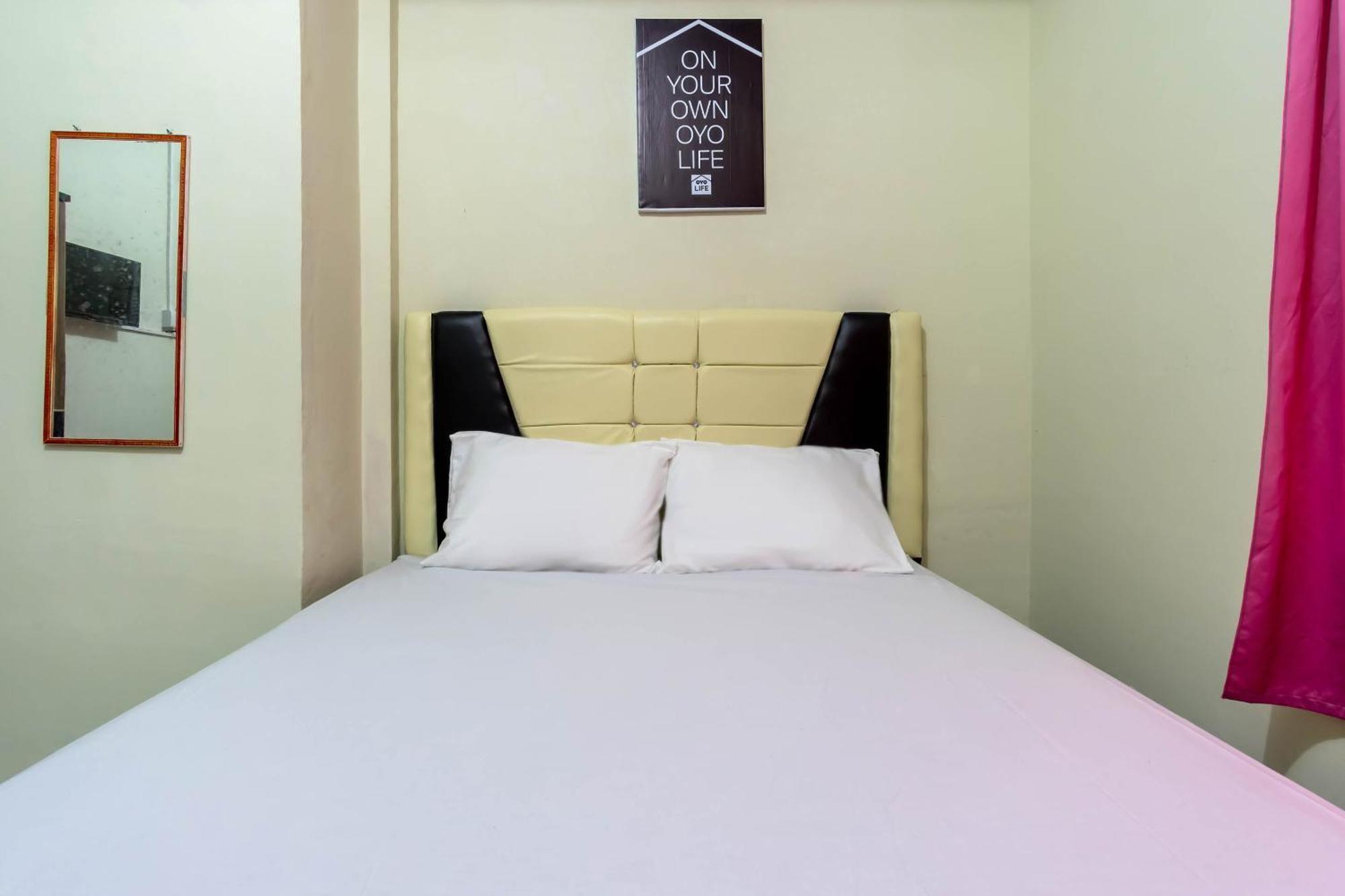 Oyo Living 2604 Elicia Kost Medan